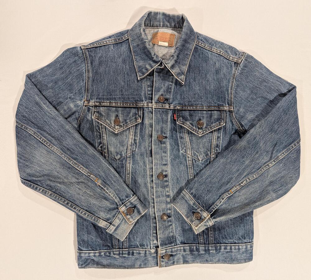 Vintage Levi's Jacket Mens 40 Blue Denim Trucker Button Front USA 71205 0217
